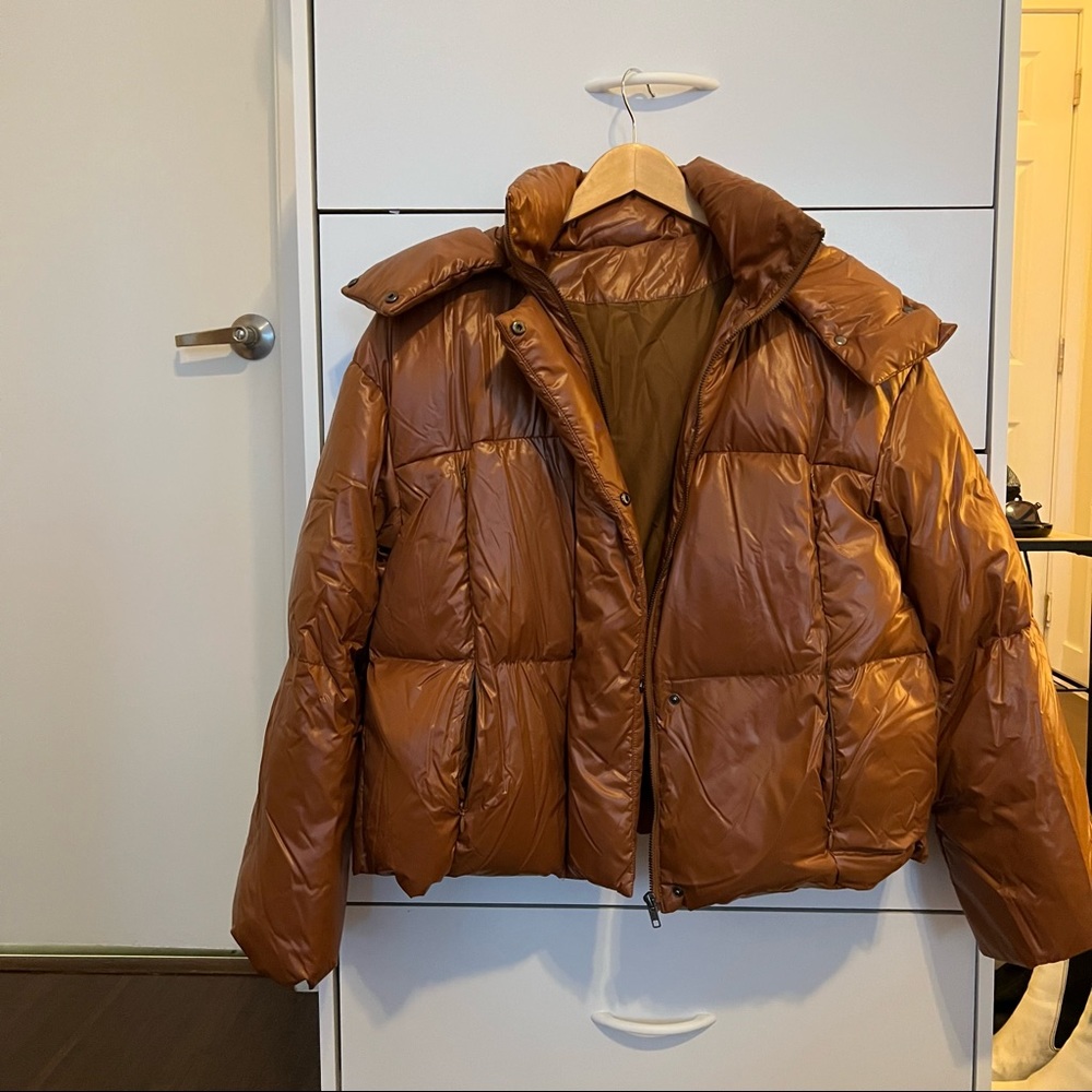 [NEW] Brown puffer coat with detachable hood
